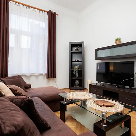 Spacious With Entresol - Old Jewish Town - By Upstairs *